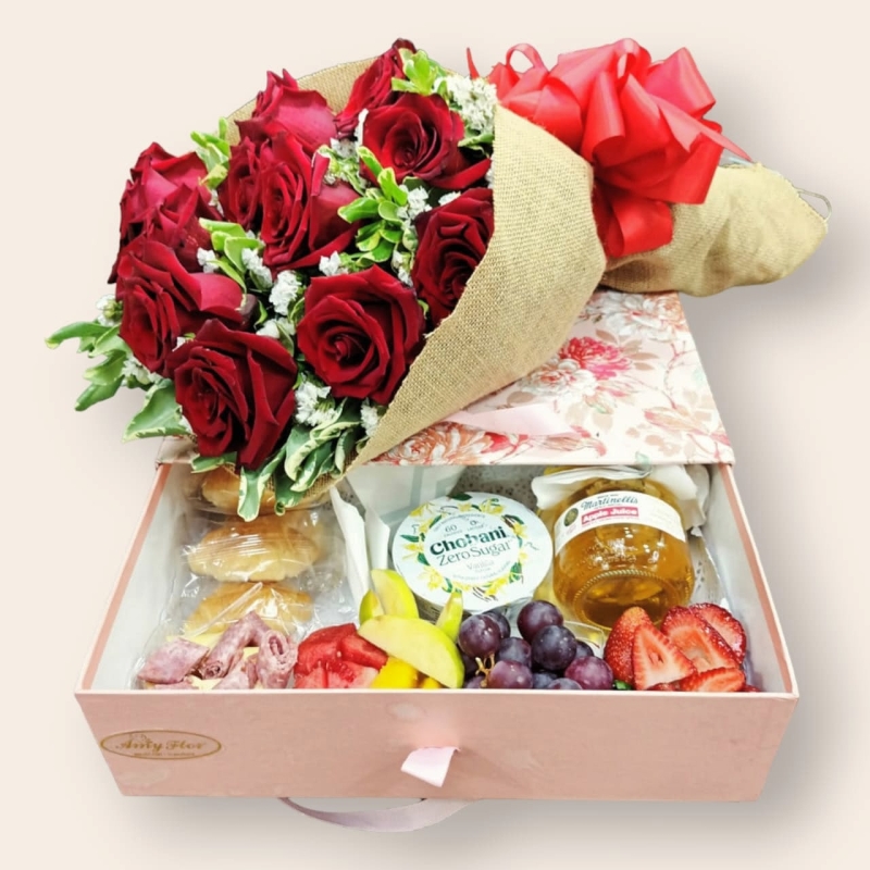 Arreglo Floral En Ramo  + Desayuno Personalizado 